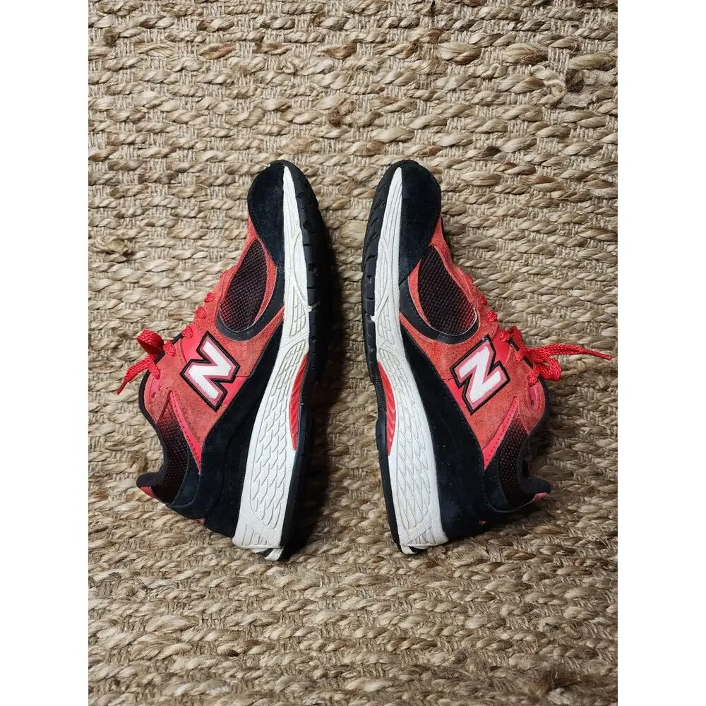 New Balance 2002R Red Suede Mesh Athletic Sneakers Red Black Mens 8 Women's 9.5